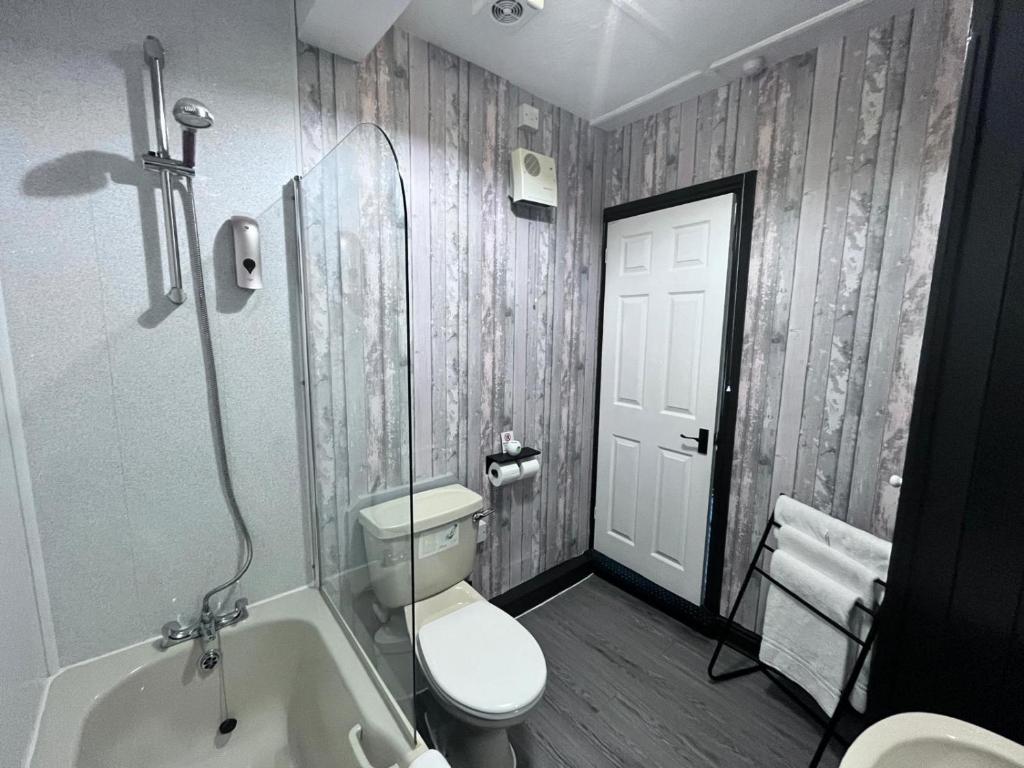 Black Bull Hotel - 