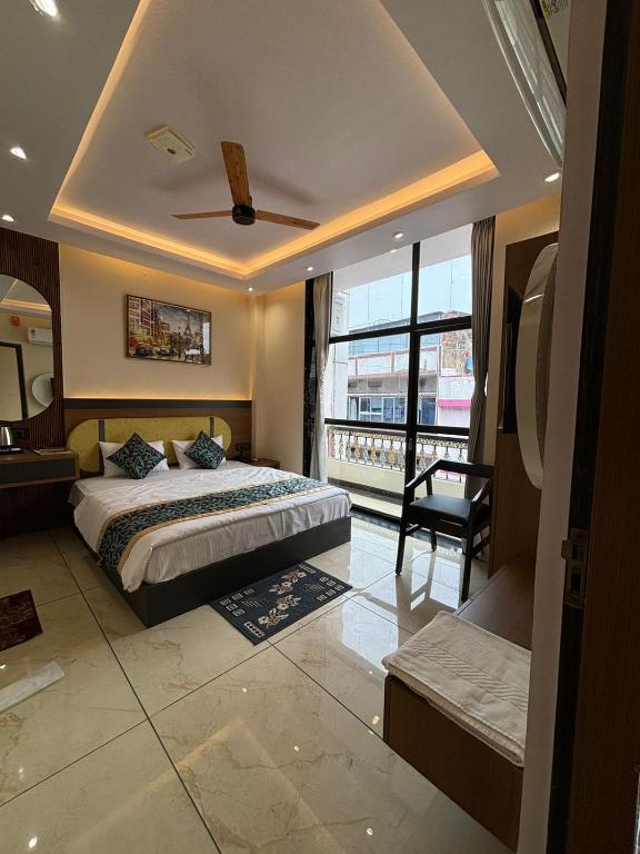 Hotel Shakuntla Palace - 阳台的王室