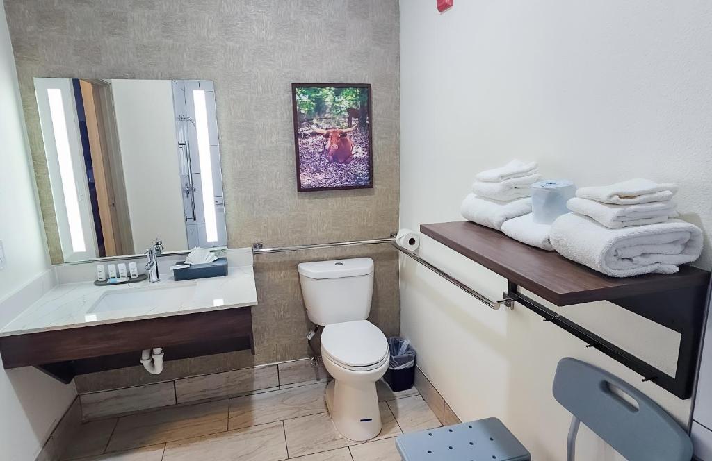 La Quinta by Wyndham Dallas Mesquite - Queen Room With Two Queen Beds - Disability Access