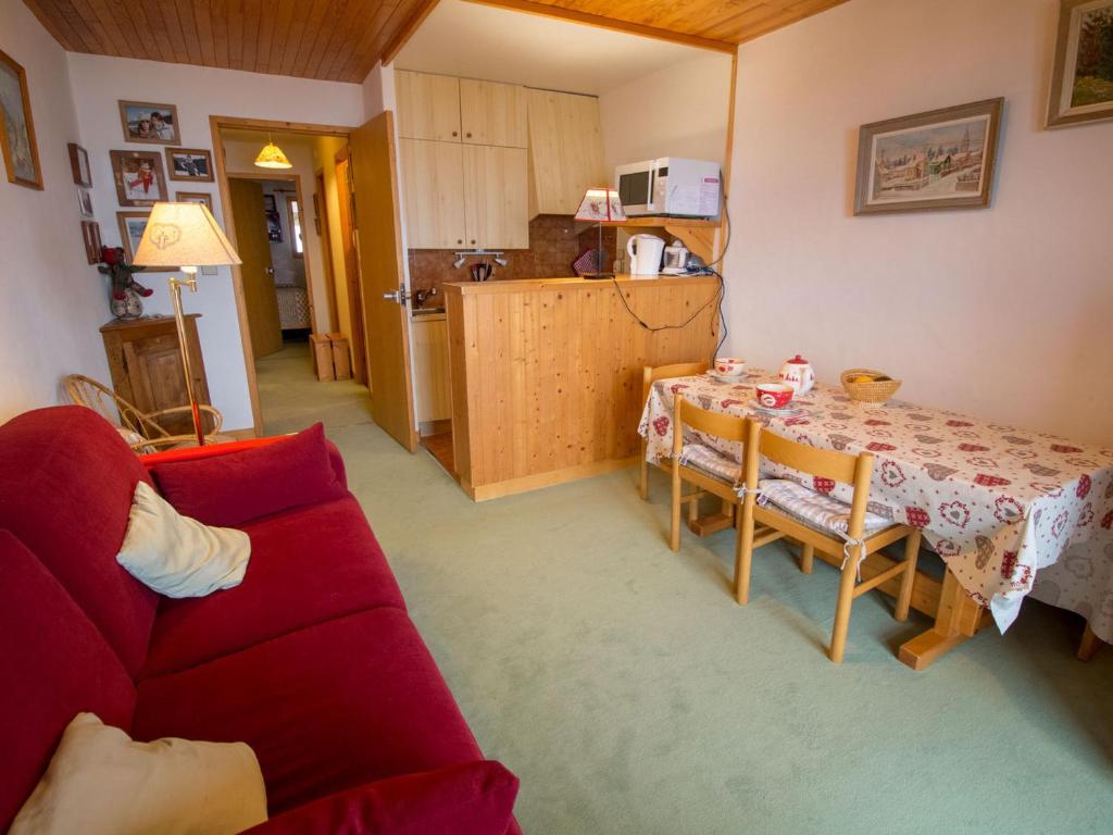 Zdjęcie z galerii obiektu Appartement fonctionnel proche pistes avec balcon à Méribel - FR-1-688-33 w Méribel