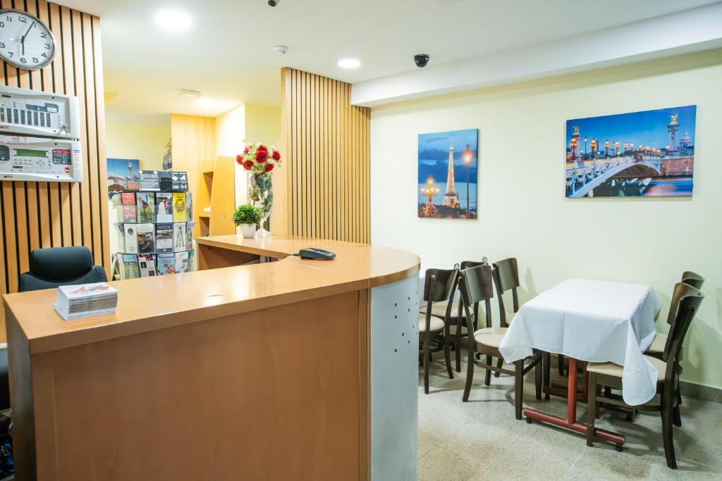 Hôtel de la Terrasse - Resim 16