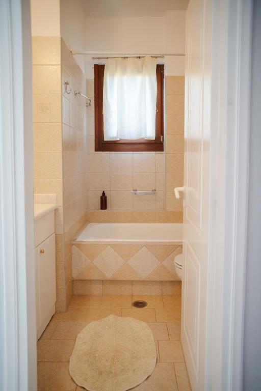 Kúpeľňa v ubytovaní Nafpaktos Shingle Villa
