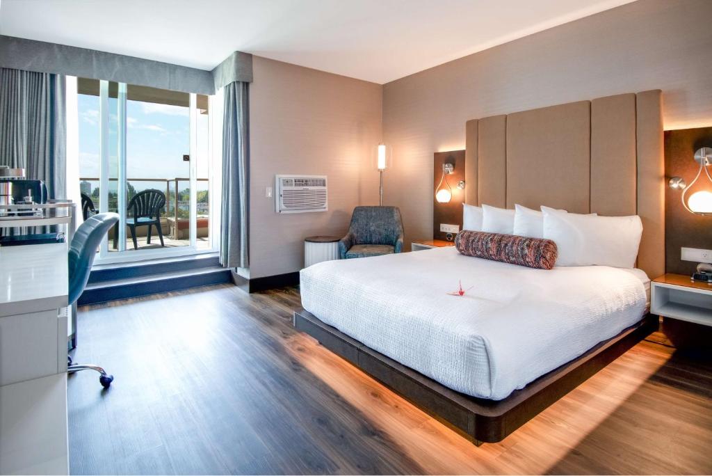 Coast Victoria Hotel & Marina by APA - Resim 36