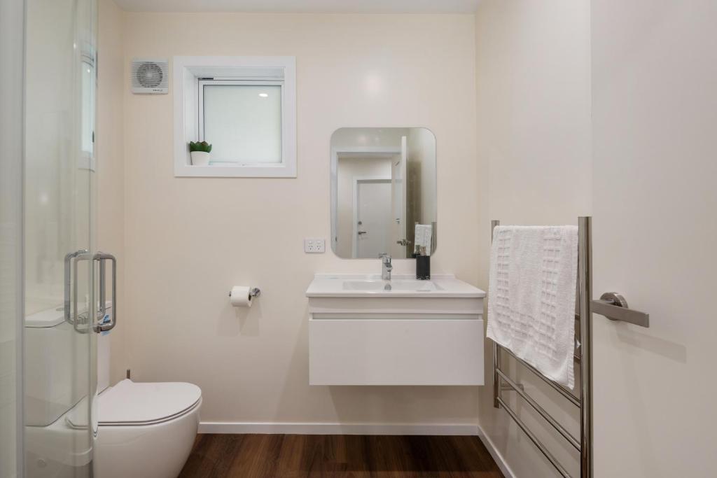 Stunning view, privacy, close to ferry & brand-new - Resim 3