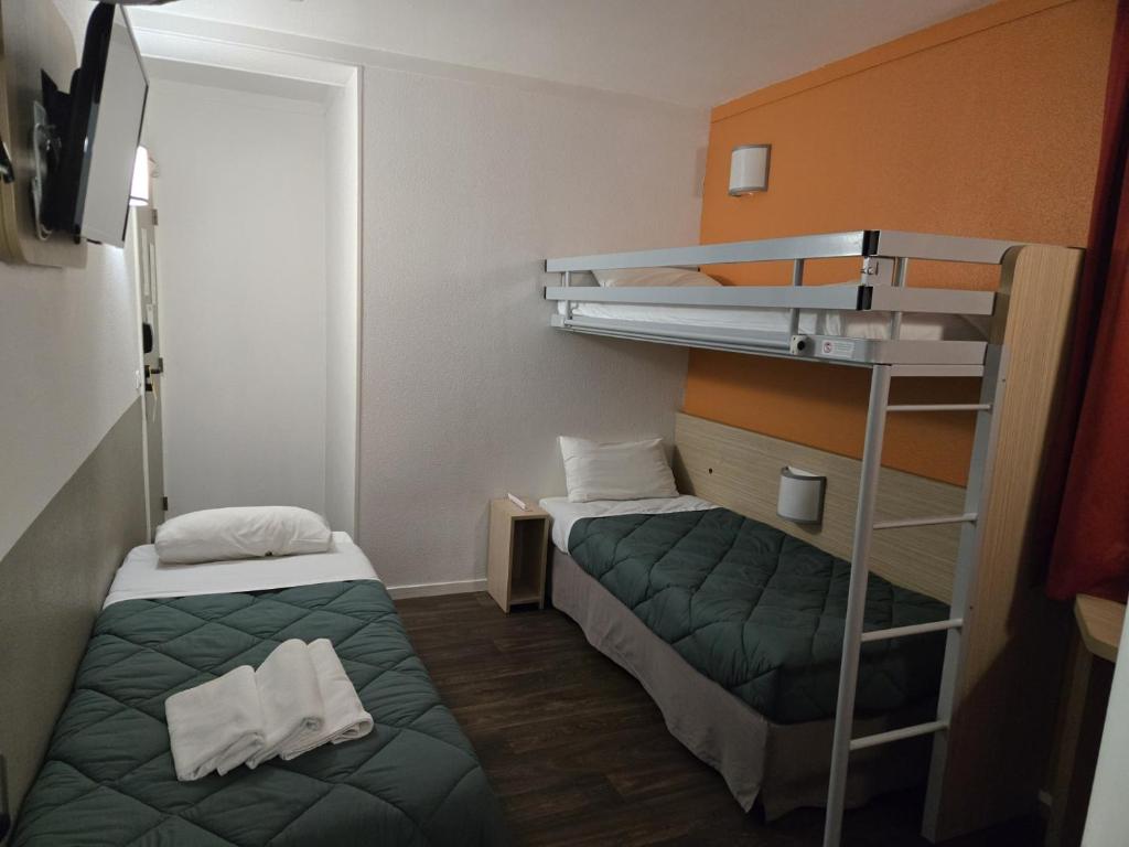 PREMIERE CLASSE ANGERS SUD Louvre Hotels group - Chambre Triple