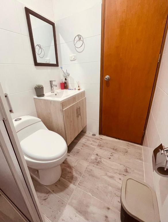 Een badkamer bij Hostal los profes