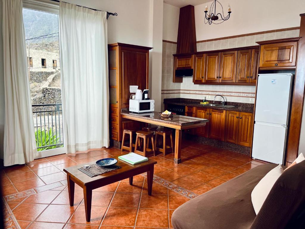 Kuchyň nebo kuchyňský kout v ubytování Apartamentos Los Verodes