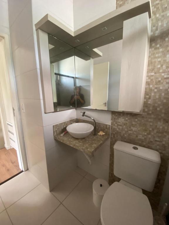 Koupelna v ubytování Quartos confortáveis com vista