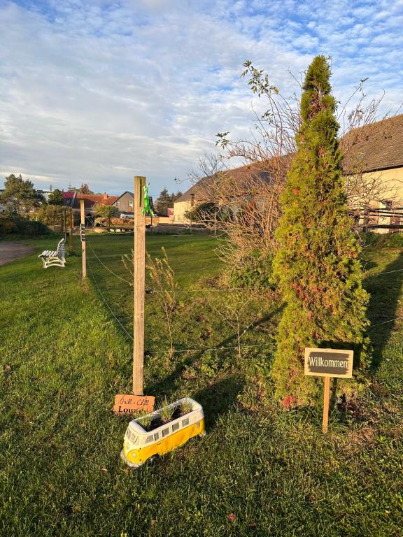 Zahrada ubytování Ruhiges Wohlfühlzimmer auf dem Pferdehof Gut Greppin - mit Kochnische, WLAN & kostenlosem Parken