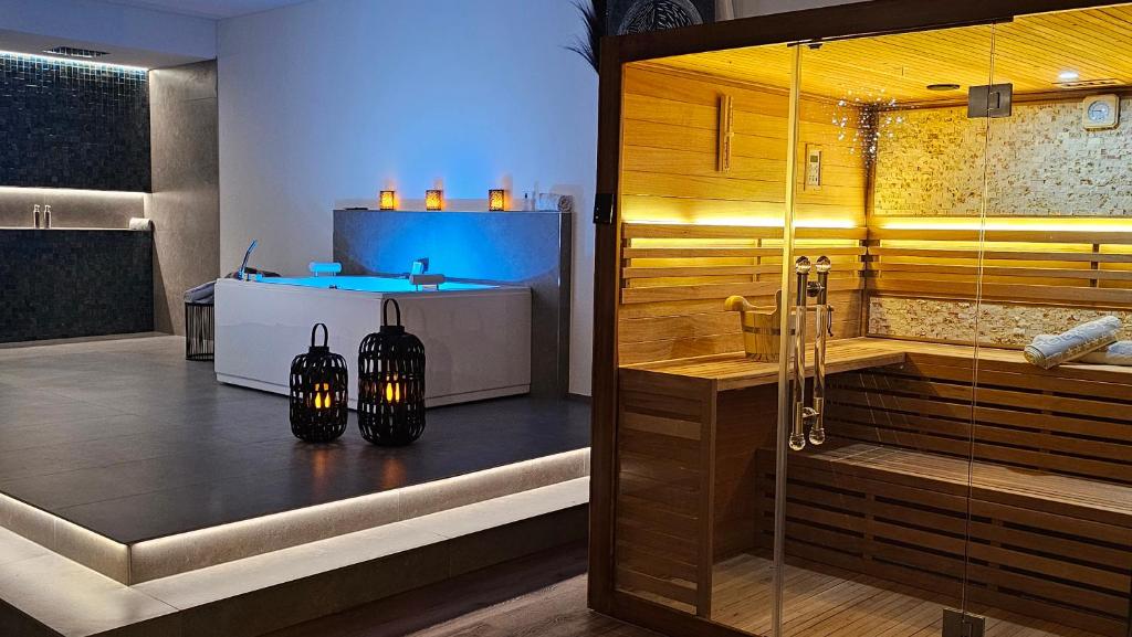 Vannituba majutusasutuses Privat-Spa mit Whirlpool und Sauna in Sursee