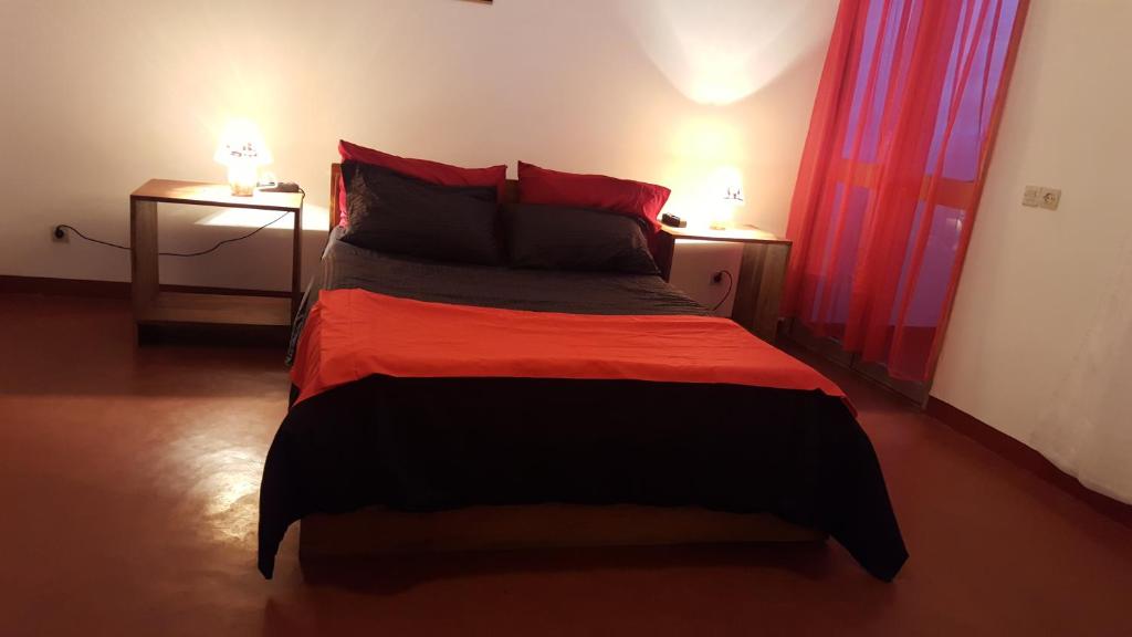 Ένα ή περισσότερα κρεβάτια σε δωμάτιο στο Villa Cali PASO