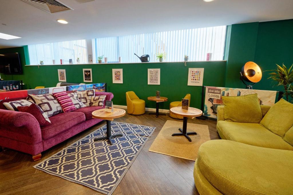 Posezení v ubytování Holiday Inn - the niu, Loom Manchester North by IHG