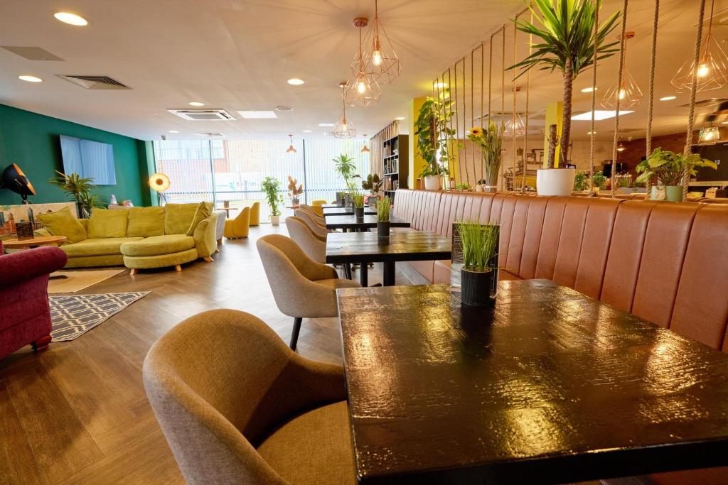 Posezení v ubytování Holiday Inn - the niu, Loom Manchester North by IHG