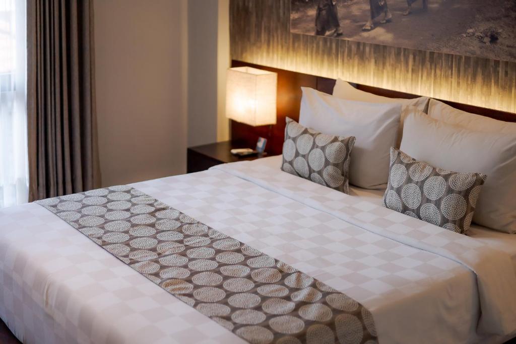 Fourteen Roses Boutique Hotel, Kuta - 1