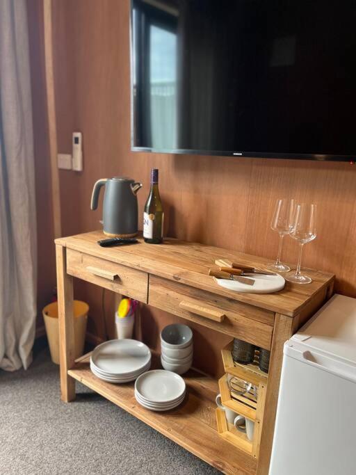 Lakeside Tiny Home - Resim 4