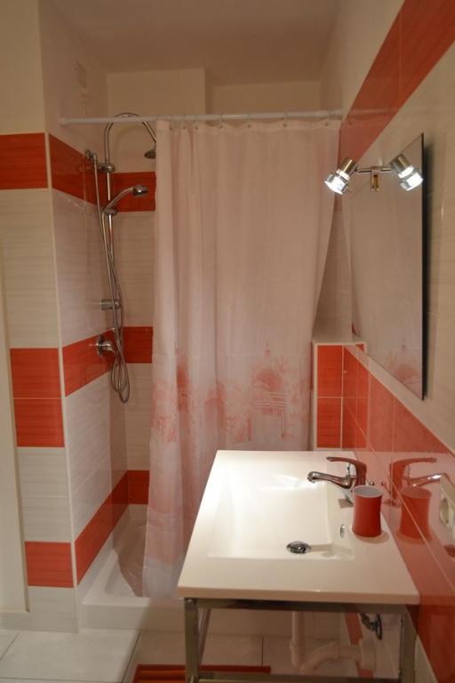 Et badeværelse på B&B Terre dì Montecoco