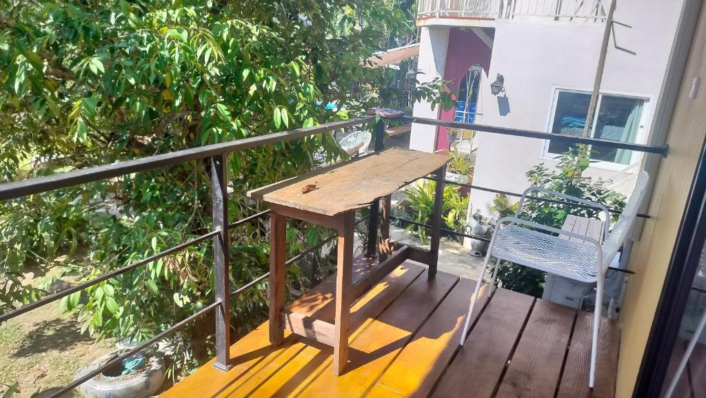 Balkón nebo terasa v ubytování Na Na Doo Homestay
