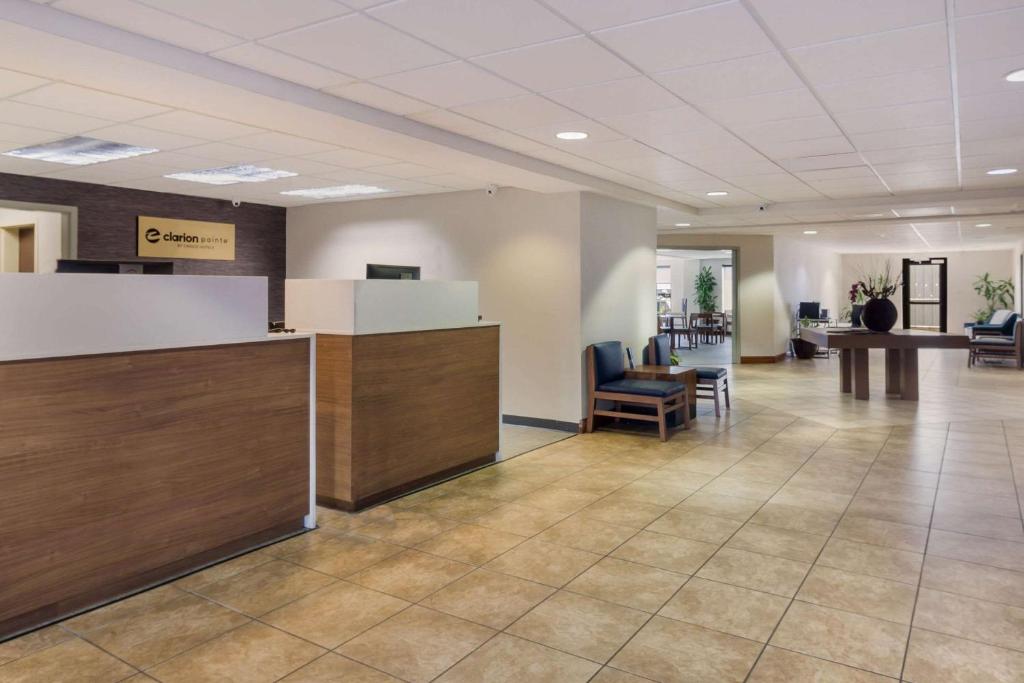 Vstupní hala nebo recepce v ubytování Clarion Pointe Charleston - West Ashley