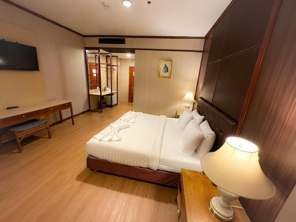 โรงแรมเลิศธานี - 高级大号床间