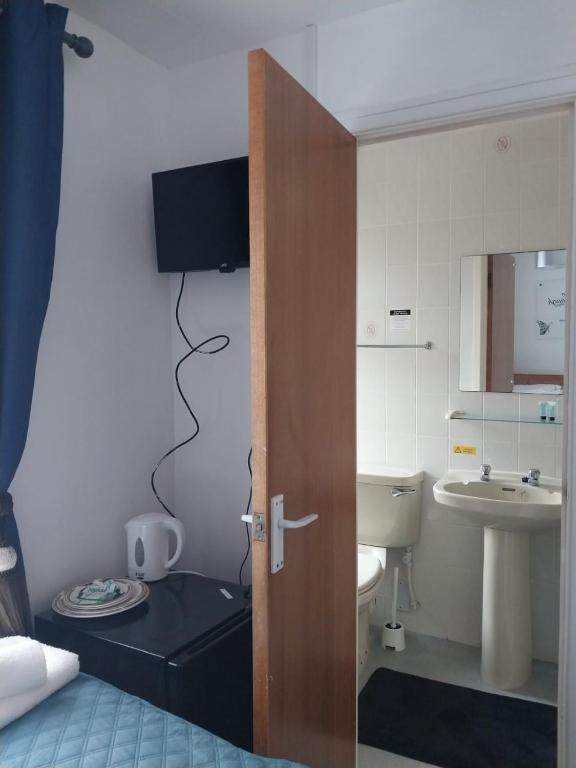 Pinnacle Hotel and Suites Formerly Jean Martyn Hotel Blackpool - Resim 5