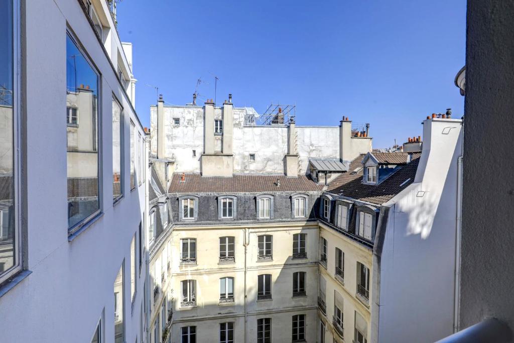 Photo de la galerie de l'établissement 1BR Apartmet near Palais Royal & Louvre, à Paris