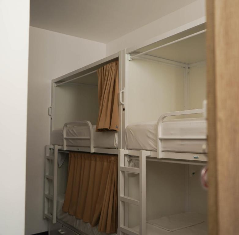 Sweet Sevilla Hostel - Bed In 4-Bed Female Dormitory Room