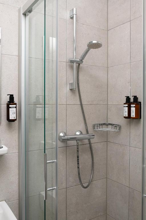 Hotel La Bohème - Resim 18