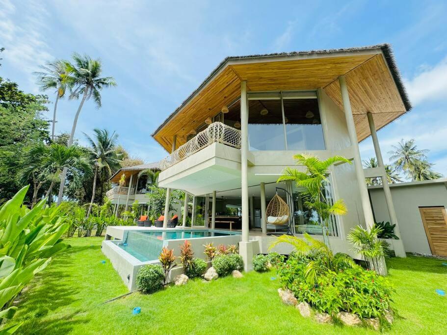 Zahrada ubytování Lovely Villa, 2 Bedrooms & 1 Studio Room, Koh Samui