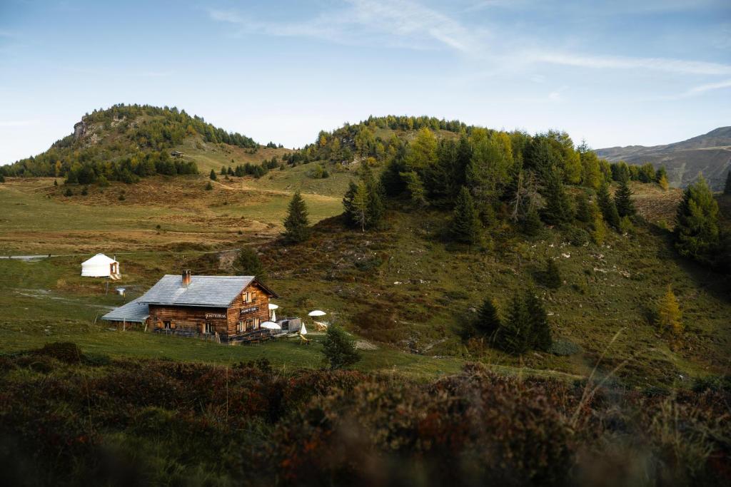 Příroda nedaleko luxury tent