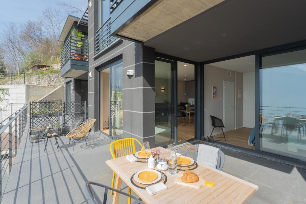 Balkón nebo terasa v ubytování Residenza Maxim with pool by Rent All Como