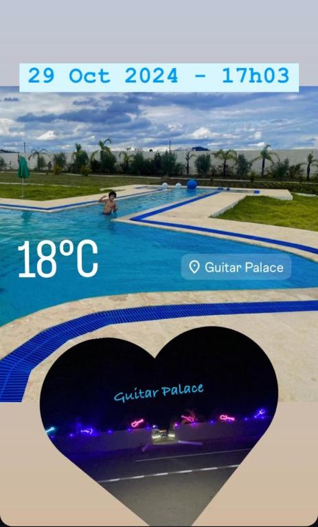 Bazén v ubytování Chambres d'hôtes - Écohâme - Guitar Palace nebo v jeho okolí