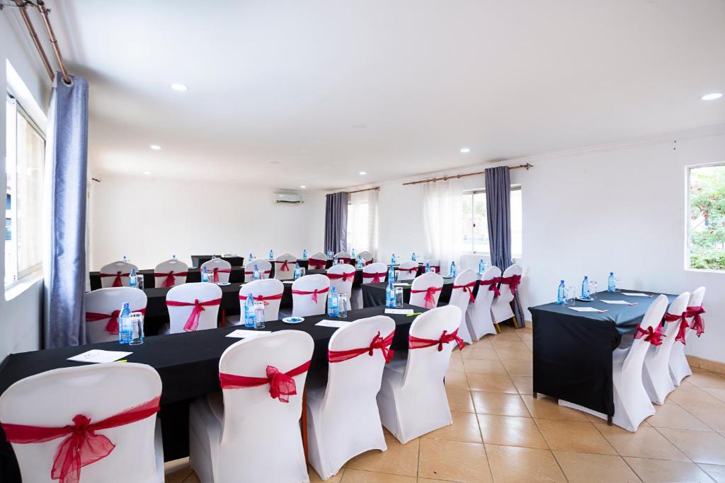 Restaurace v ubytování Melvic Hotel