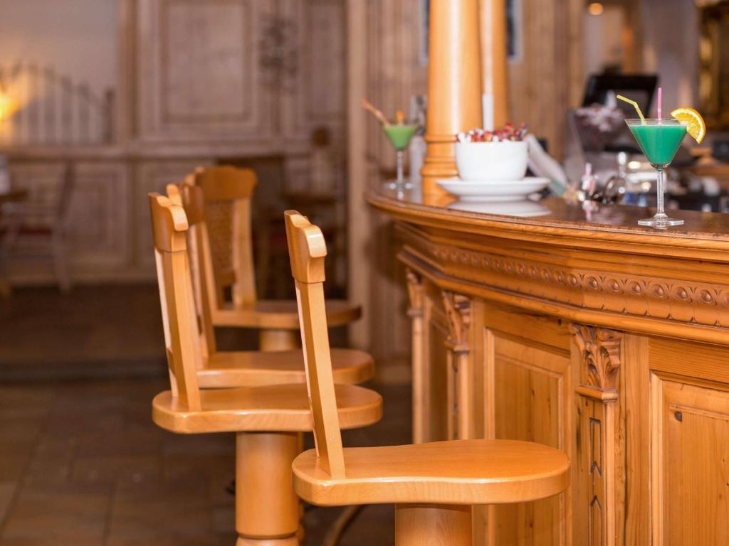 Nápoje v ubytování Mercure Sighisoara Binderbubi Hotel & Spa