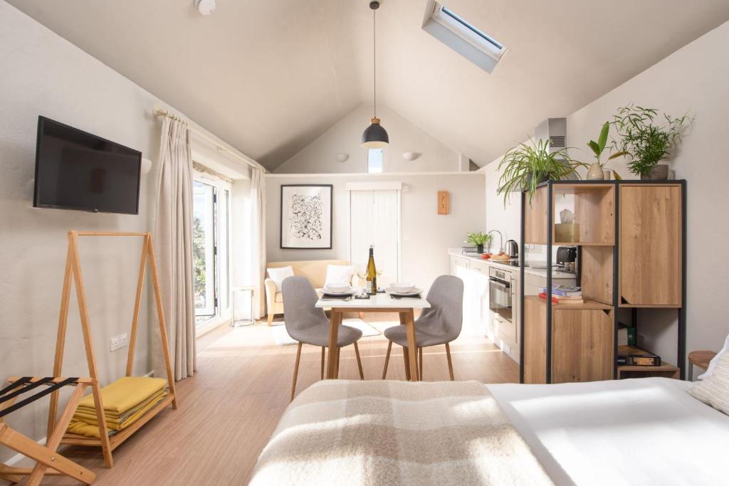 The Rest House - Housity