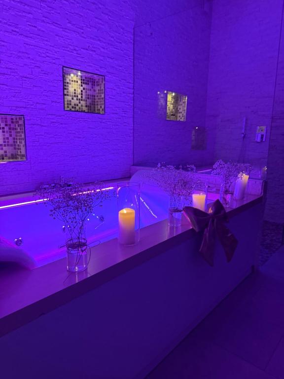 Spa and/or other wellness facilities at Romantic Suite