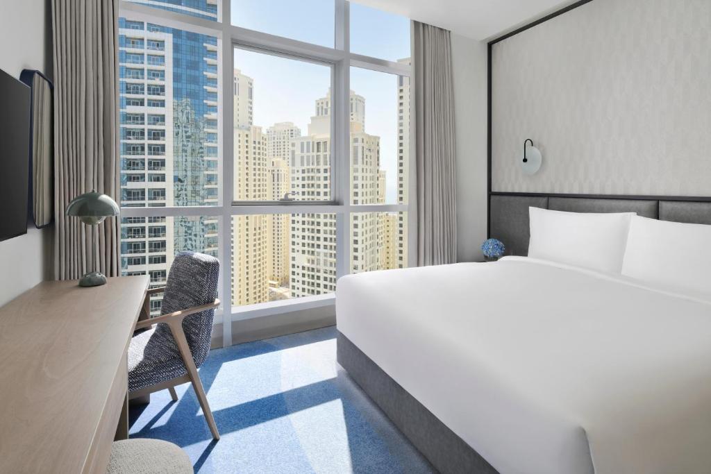 InterContinental Dubai Marina, an IHG Hotel - Three-Bedroom Residence With Balcony And Marina View