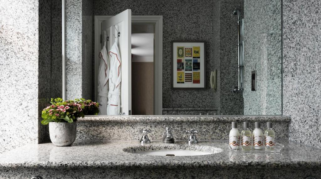 Charlotte Street Hotel, Firmdale Hotels - Resim 40