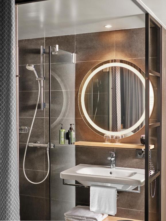 Koupelna v ubytování H2 Hotel Saarbrücken