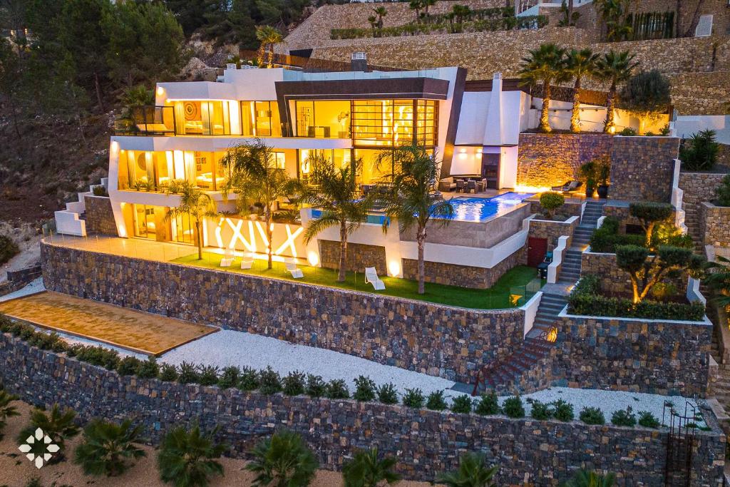 Vonkajšia záhrada v ubytovaní Villa Romeo by Abahana Luxe