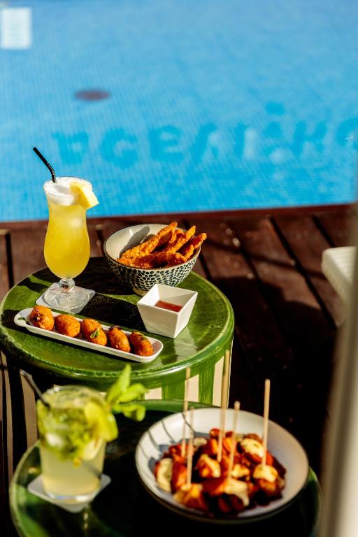 Acevi Villarroel - Resim 3