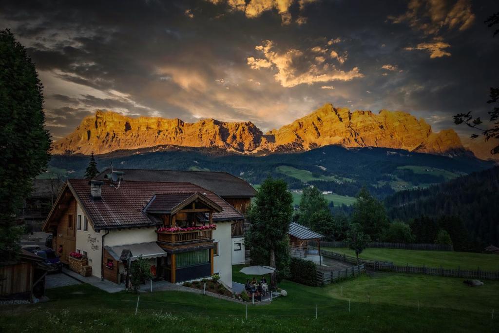 Výhľad na hory alebo výhľad na hory priamo z apartmánového hotela