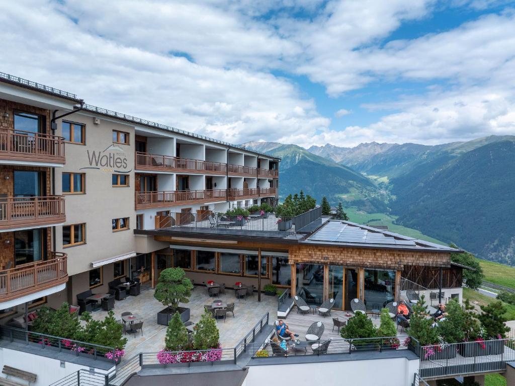 Nespecifikovaný výhled na hory nebo výhled na hory při pohledu z hotelu