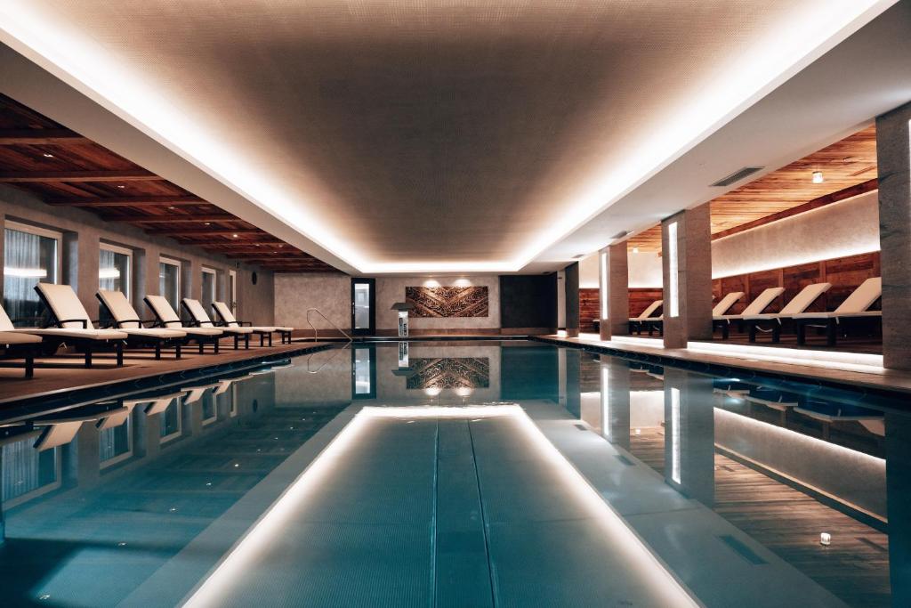 Bazén v ubytování Panoramahotel Watles nebo v jeho okolí