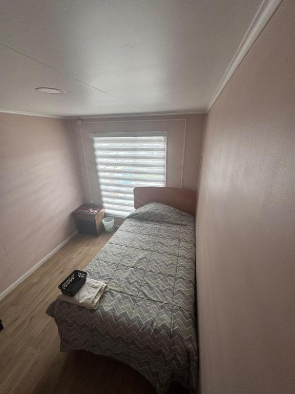 World's End Hostal - Single Room With Shared Bathroom