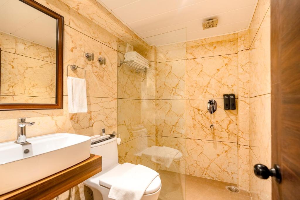 Koupelna v ubytování Summit Mall Stone Hotel