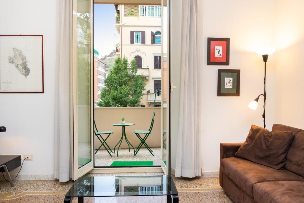 Clodia 5 by Rental in Rome