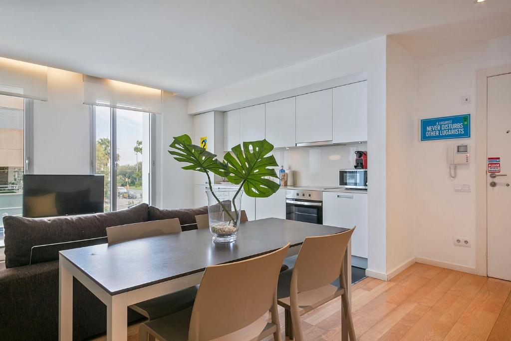 Lugaris Beach Apartments - 18