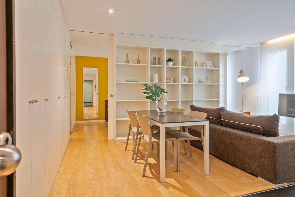 Lugaris Beach Apartments - 11