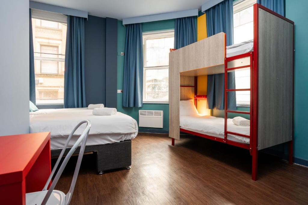 Kabannas Liverpool - Twin Room With Extra Beds