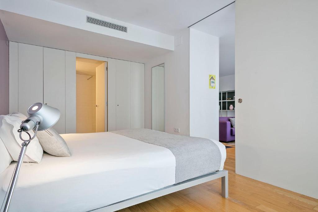 Lugaris Beach Apartments - Business Superior - Upper Floors